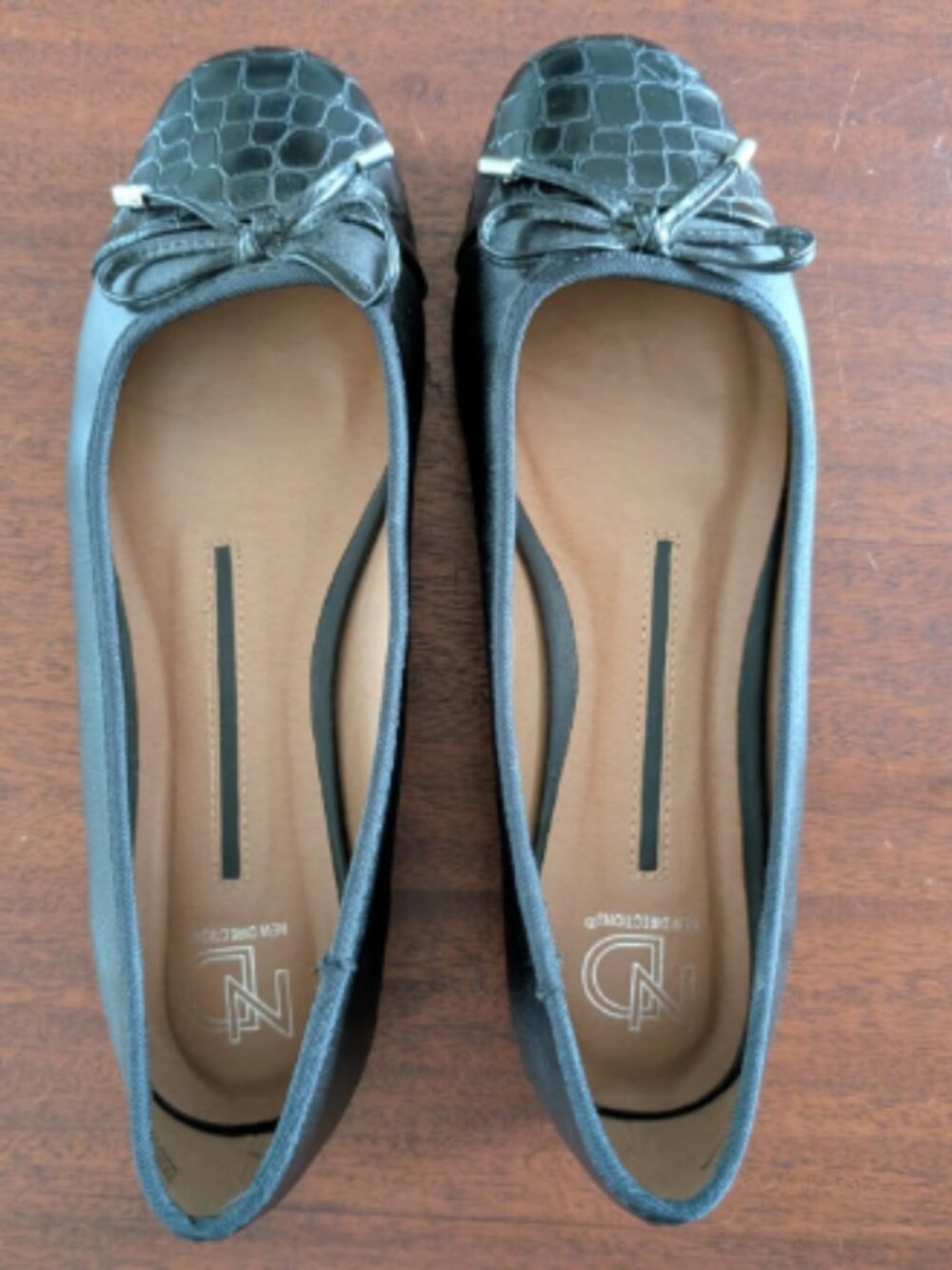 Size 8 New Directions Black Flats - Like New